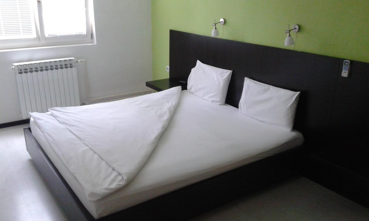 Motel Park Rogatica Eksteriør billede